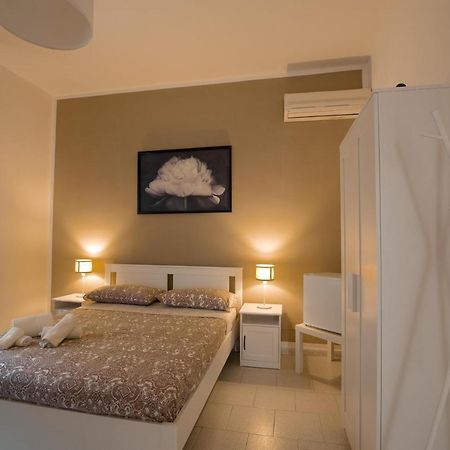 Living Salerno B&B エクステリア 写真